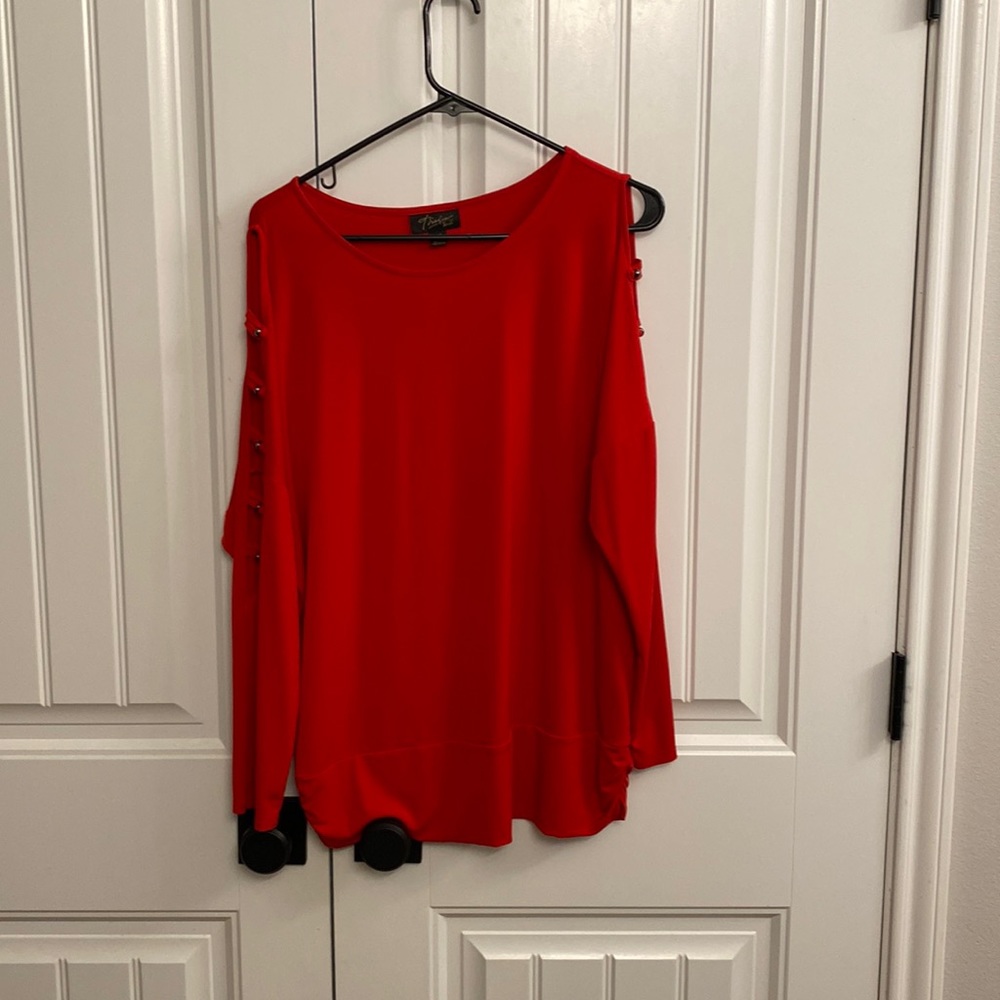 Thalia red blouse with cut outs on arms size large